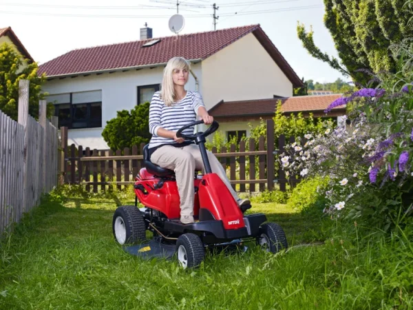 Tondeuse autoportée rider MTD Optima 76SDE 382 cm³ l.76 cm – Image 3